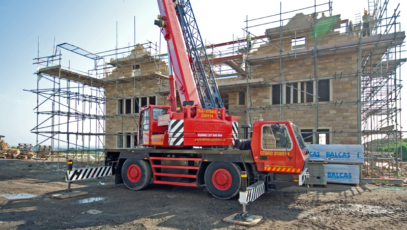 Roof trussess Installation Crane